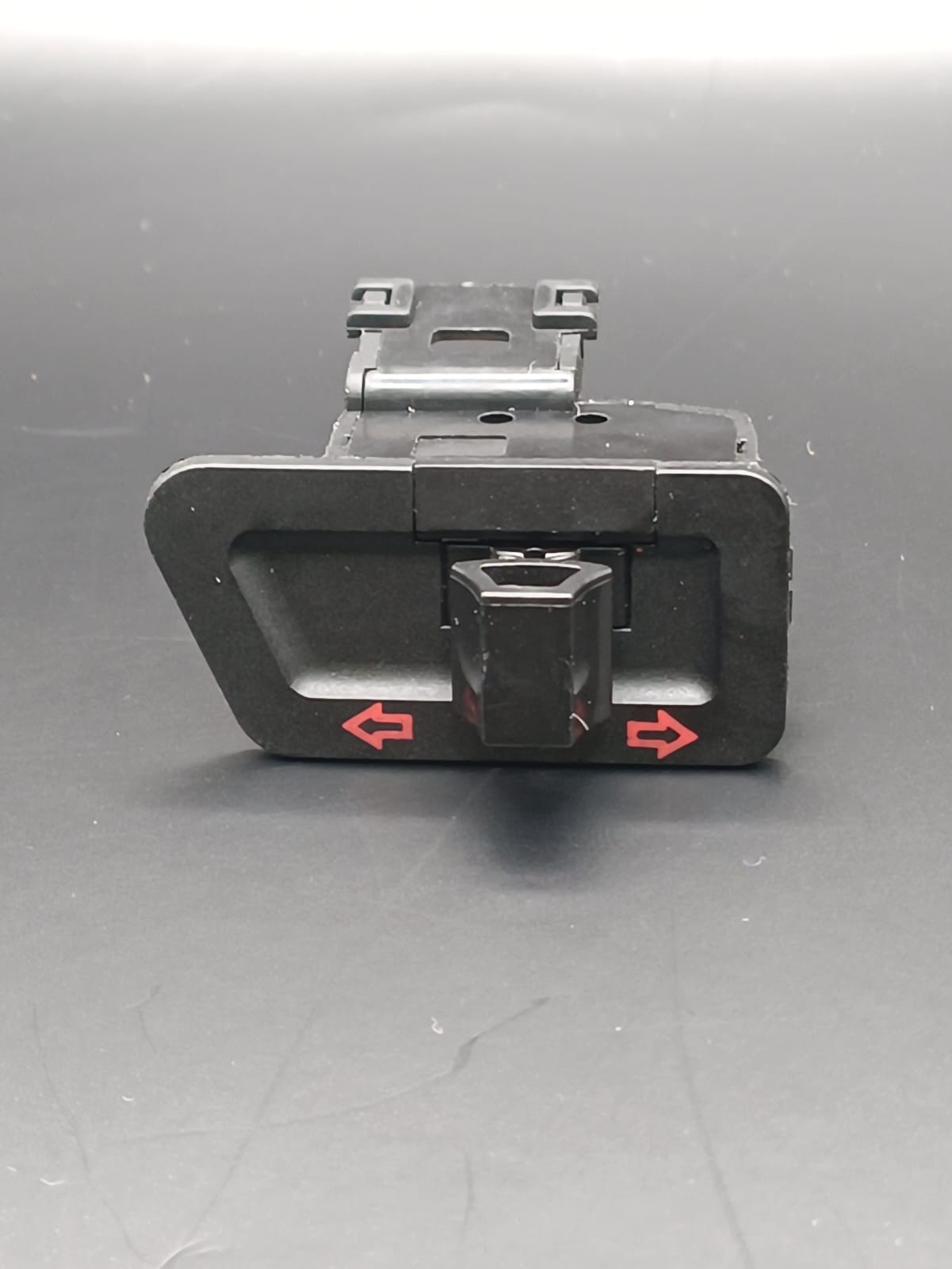INTERRUPTOR DO BOTÃO DO PISCA (SETA) BIZ 125 09-/ BIZ 110 16-