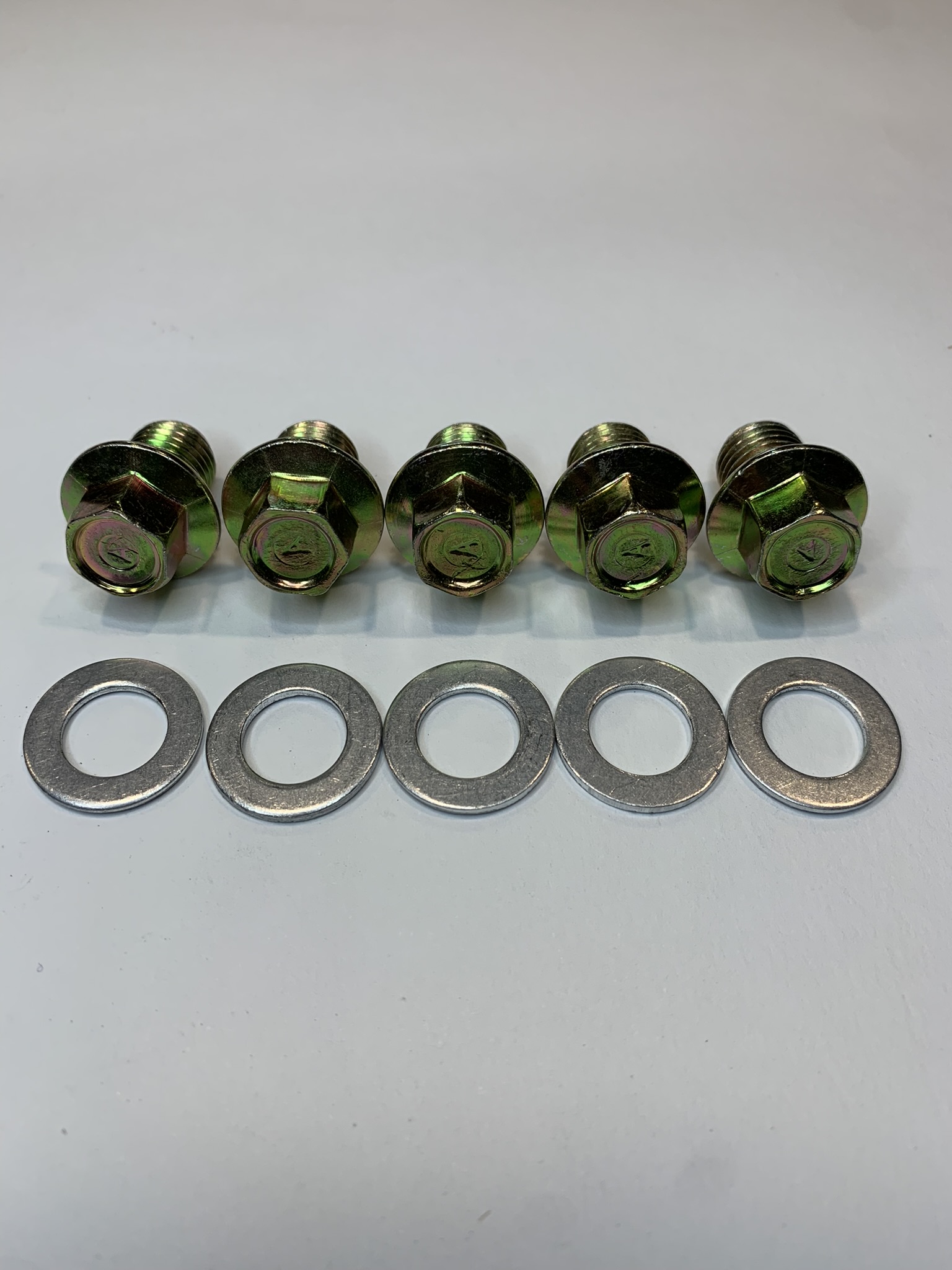 PARAFUSO DO CARTER COM ARRUELA 12mm